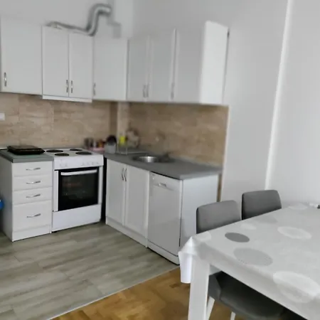 Nevena טרביניה